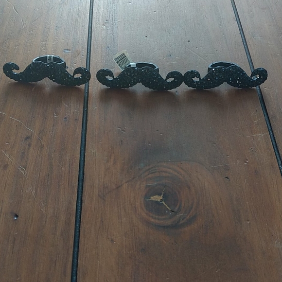 Mustache Rings - Picture 2 of 3